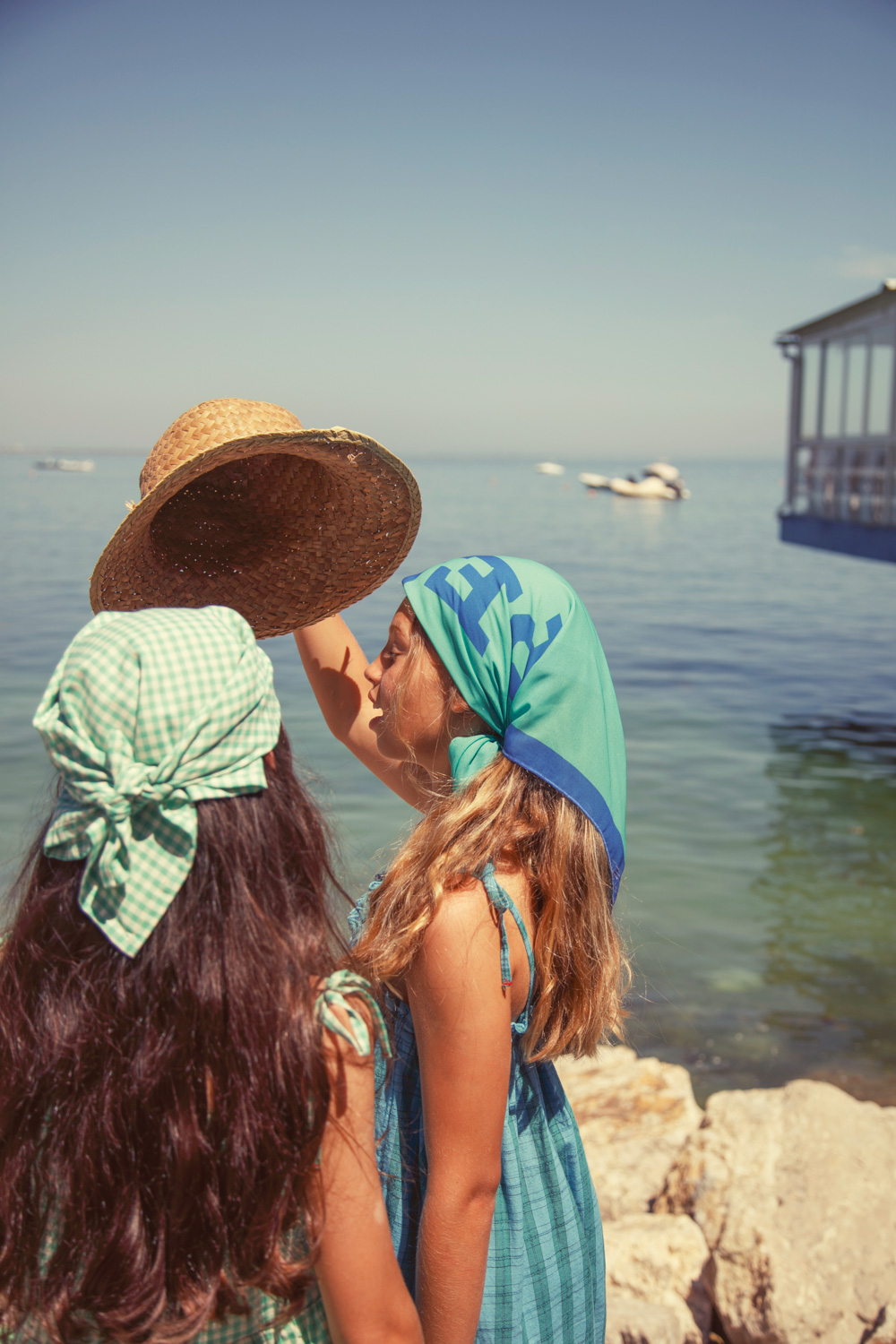 Jedwabista bandana z nadrukiem „peace” 1