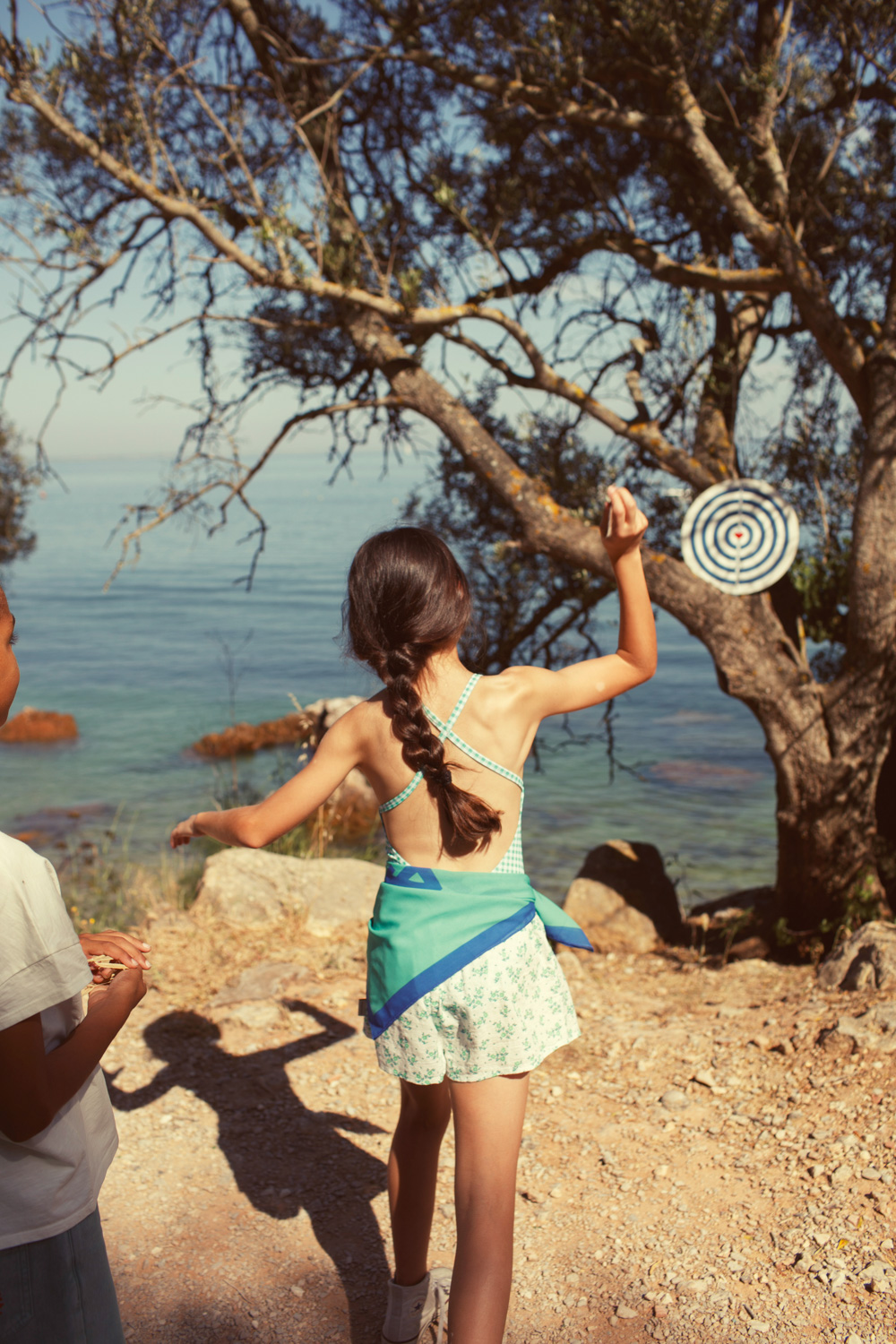 Szorty ecru w zielone kwiaty 1